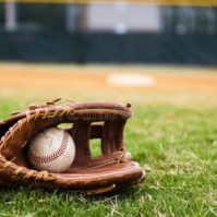 old-baseball-glove-field-19982176